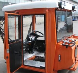 Детали кузова и кабины для тракторов Кировец