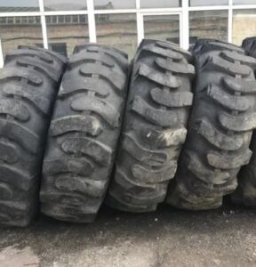 Шины/диски для автомобиля-самосвала МоАЗ